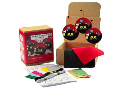 DIY Felt Maud Lewis inspired three cats ornaments - Image 3